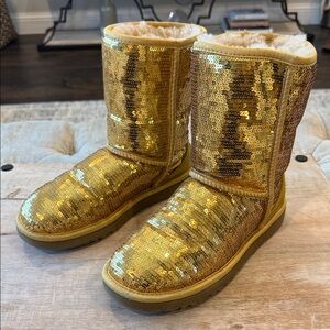 Ugg Gold Sequin Boots with‎ Sherpa Lining Women’s 7